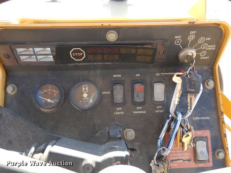 image for item KO9815 2001 John Deere 210LE  landscape tractor