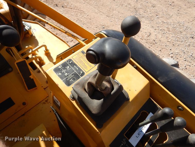 image for item KO9815 2001 John Deere 210LE  landscape tractor