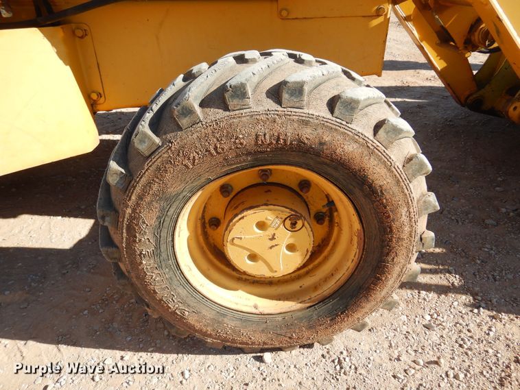 image for item KO9815 2001 John Deere 210LE  landscape tractor