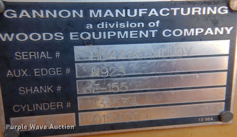 image for item KO9815 2001 John Deere 210LE  landscape tractor