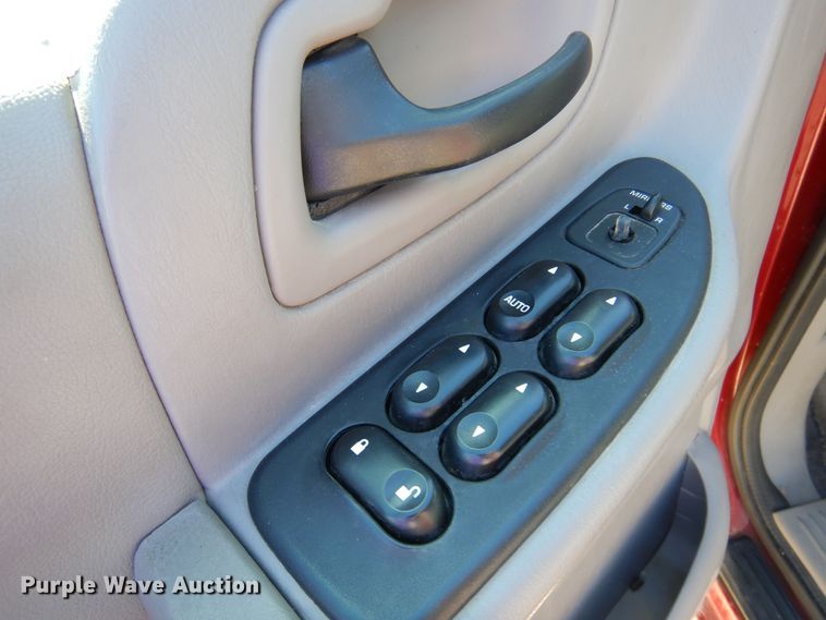 image for item KO9816 2003 Ford Windstar  van