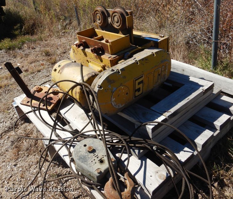 image for item KO9925 Detroit  hoist