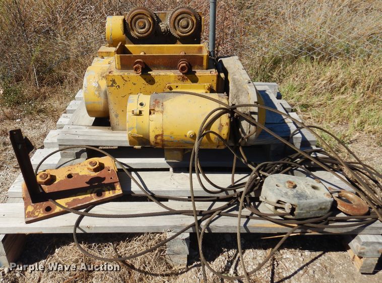 image for item KO9925 Detroit  hoist