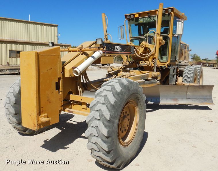 image for item KO9928 2004 Caterpillar 120H  motor grader