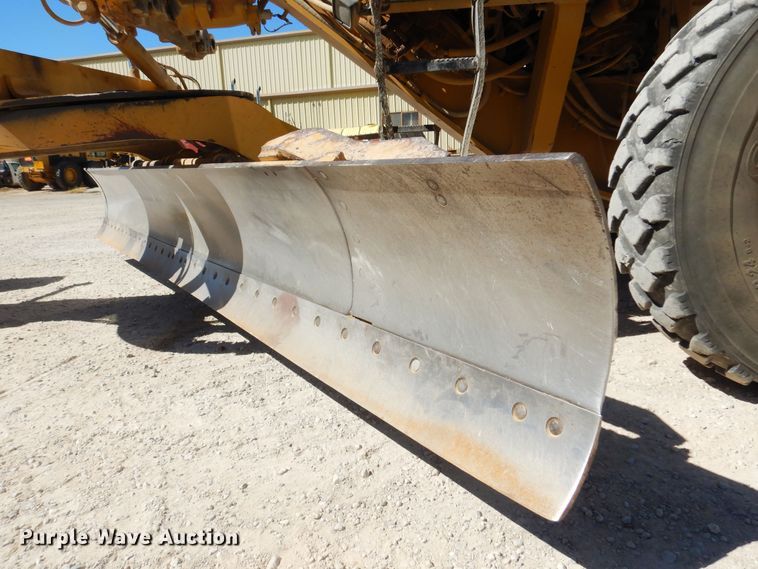 image for item KO9928 2004 Caterpillar 120H  motor grader