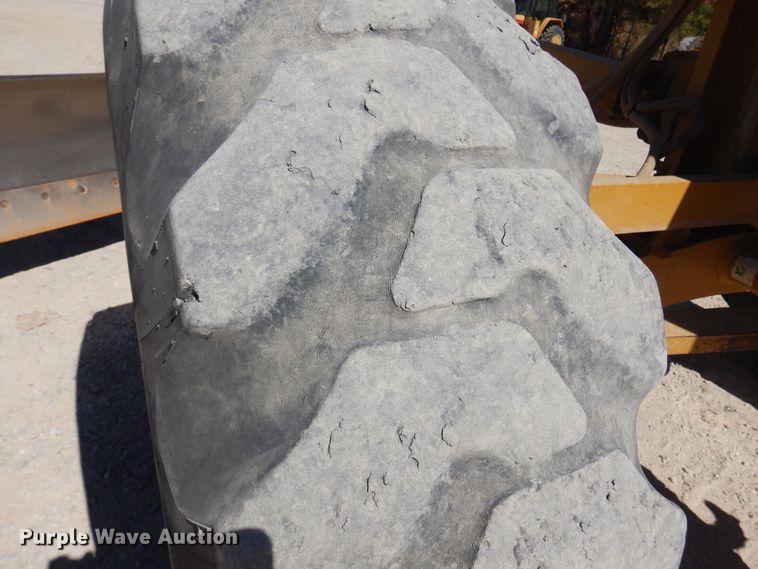 image for item KO9928 2004 Caterpillar 120H  motor grader