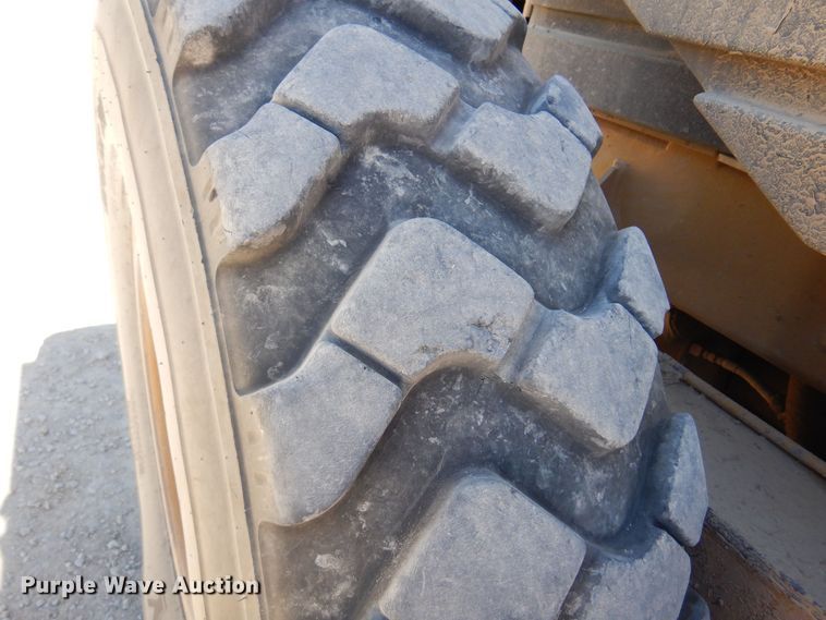 image for item KO9928 2004 Caterpillar 120H  motor grader