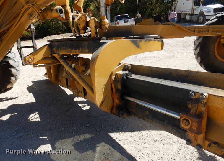 image for item KO9929 2005 Caterpillar 120H  motor grader