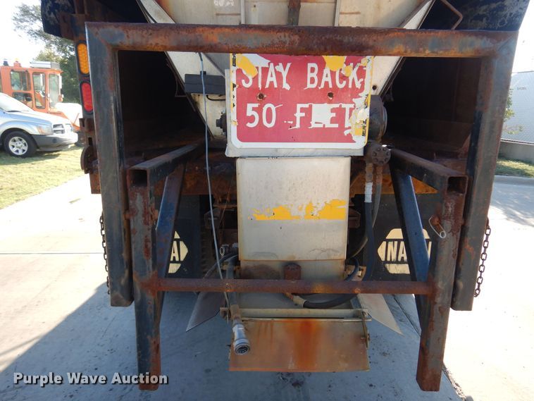 image for item KO9937 1995 International 4700  dump truck