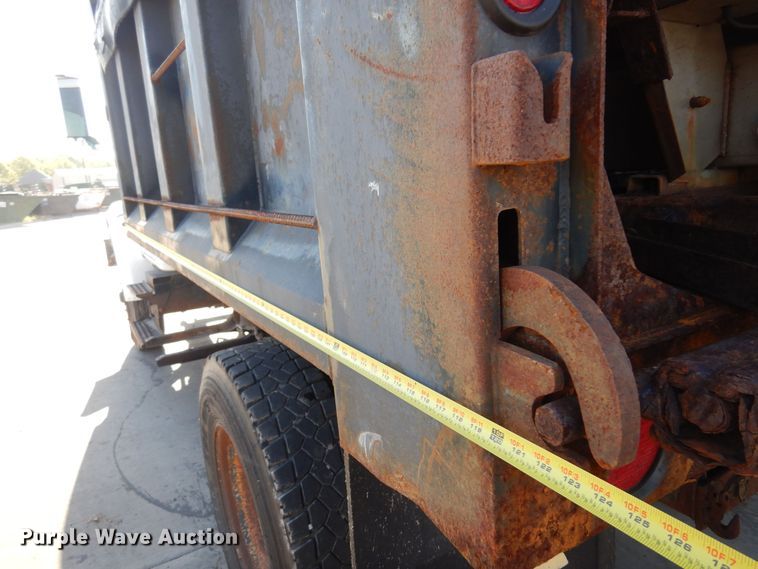 image for item KO9937 1995 International 4700  dump truck