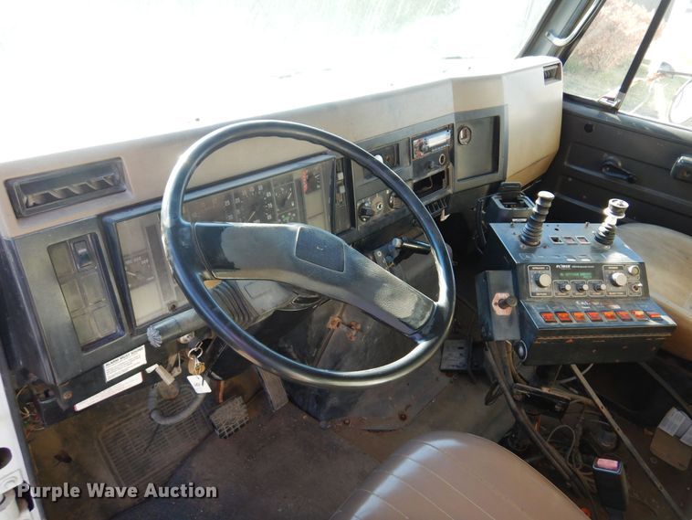 image for item KO9937 1995 International 4700  dump truck