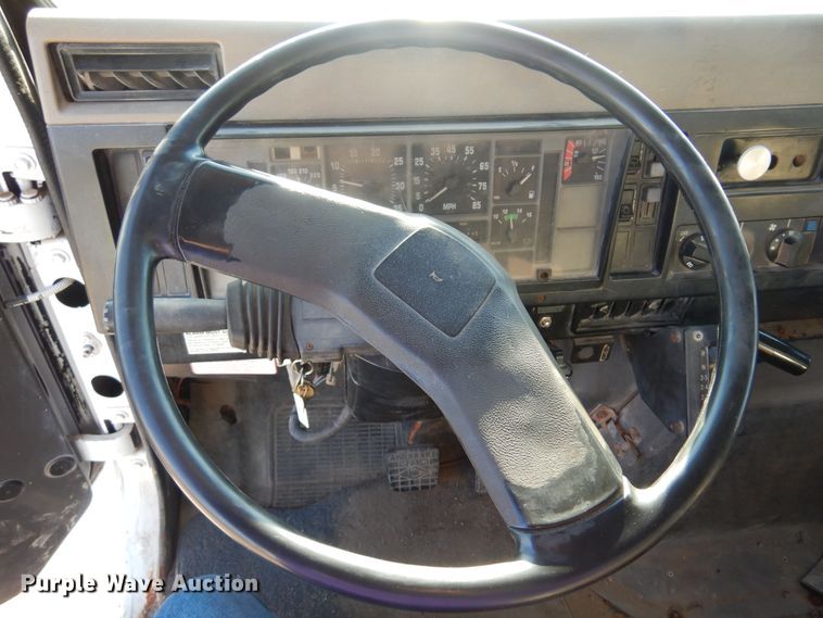 image for item KO9937 1995 International 4700  dump truck