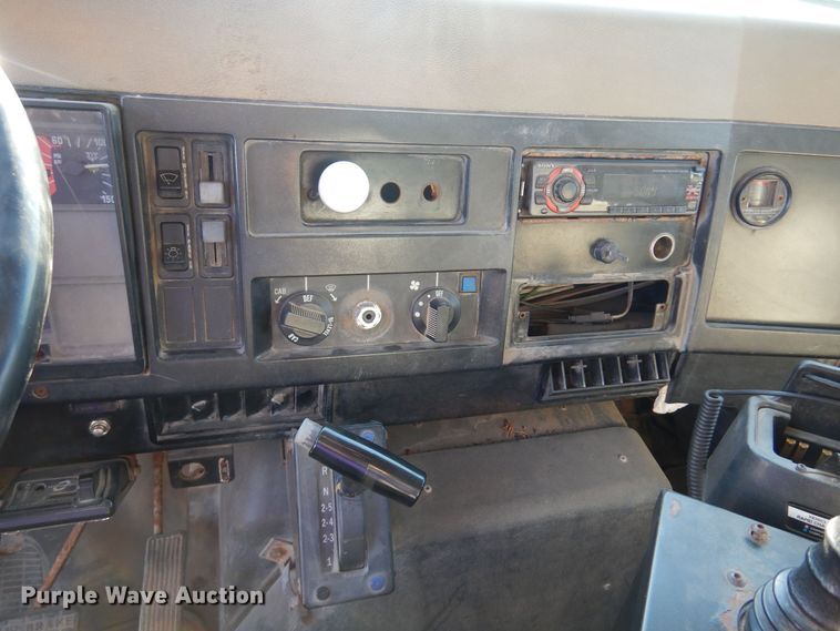 image for item KO9937 1995 International 4700  dump truck