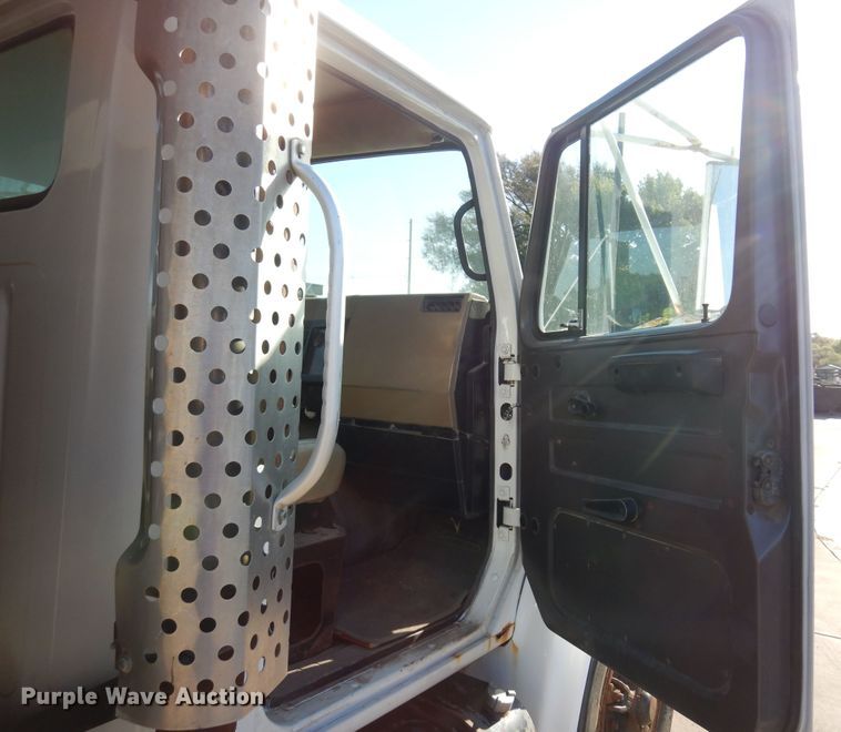 image for item KO9937 1995 International 4700  dump truck