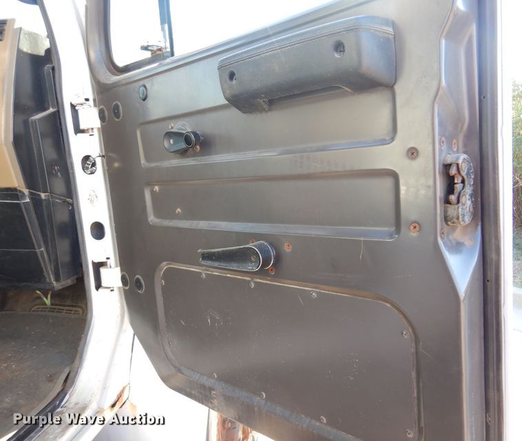 image for item KO9937 1995 International 4700  dump truck