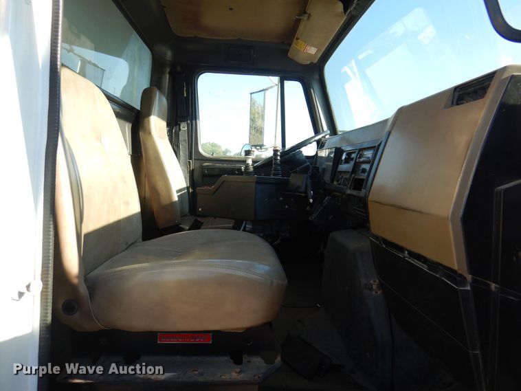 image for item KO9937 1995 International 4700  dump truck