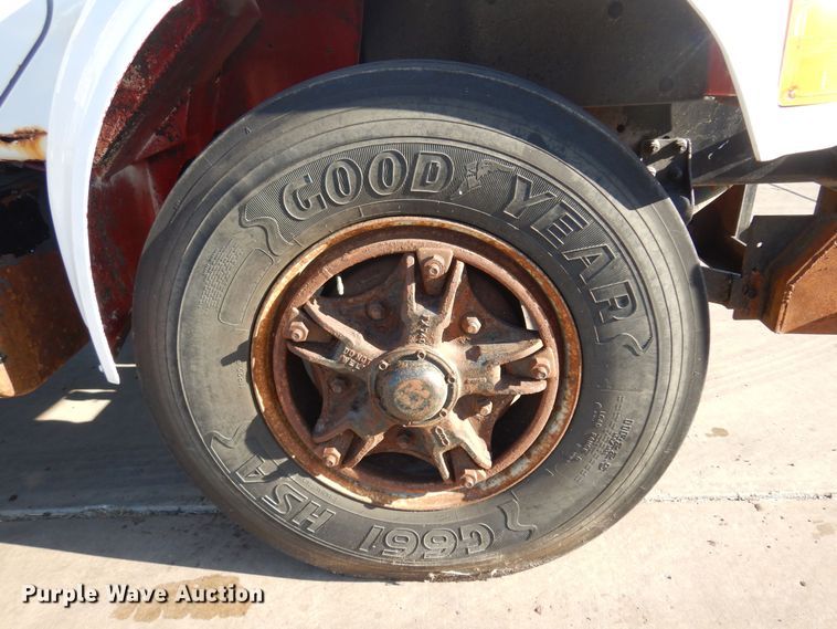 image for item KO9937 1995 International 4700  dump truck