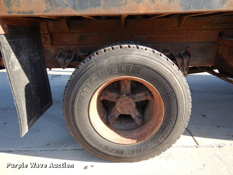 image for item KO9937 1995 International 4700  dump truck