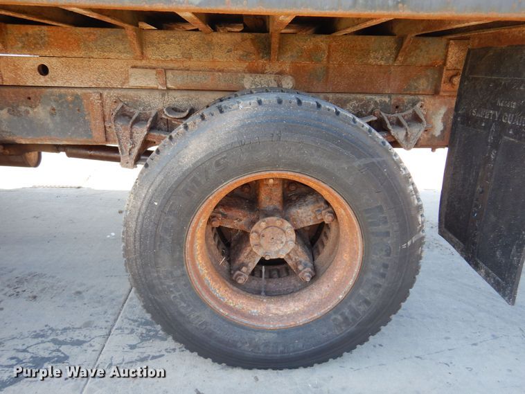 image for item KO9937 1995 International 4700  dump truck