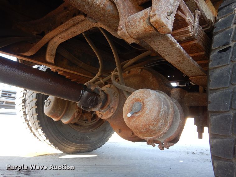 image for item KO9937 1995 International 4700  dump truck