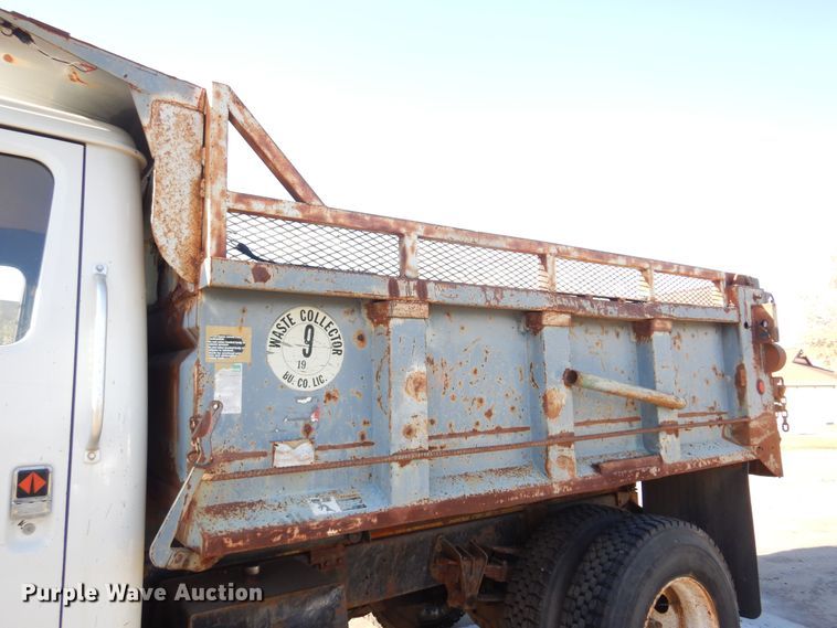 image for item KO9962 1991 International 4700  dump truck