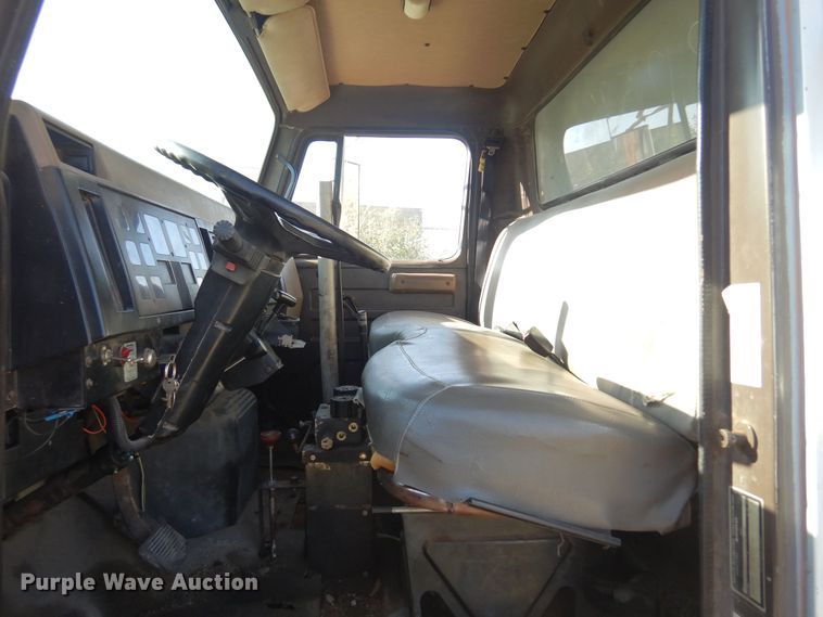 image for item KO9962 1991 International 4700  dump truck