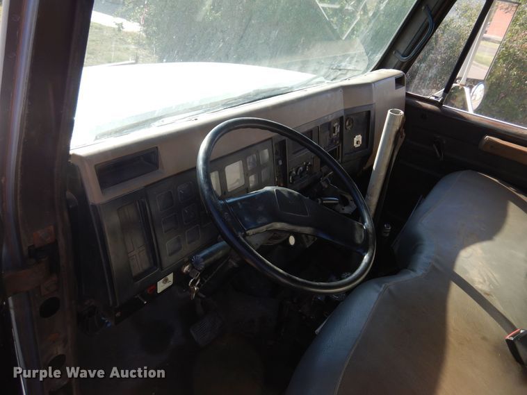 image for item KO9962 1991 International 4700  dump truck