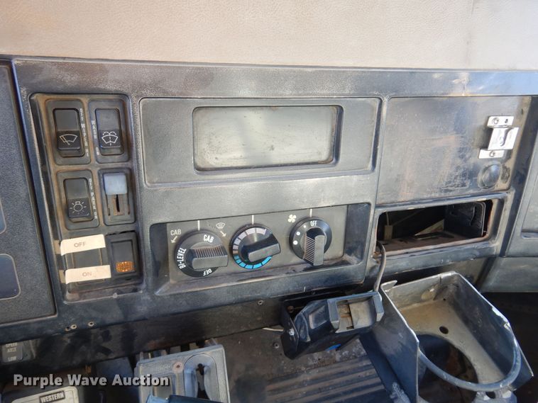 image for item KO9962 1991 International 4700  dump truck