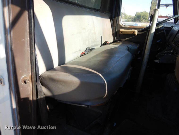 image for item KO9962 1991 International 4700  dump truck