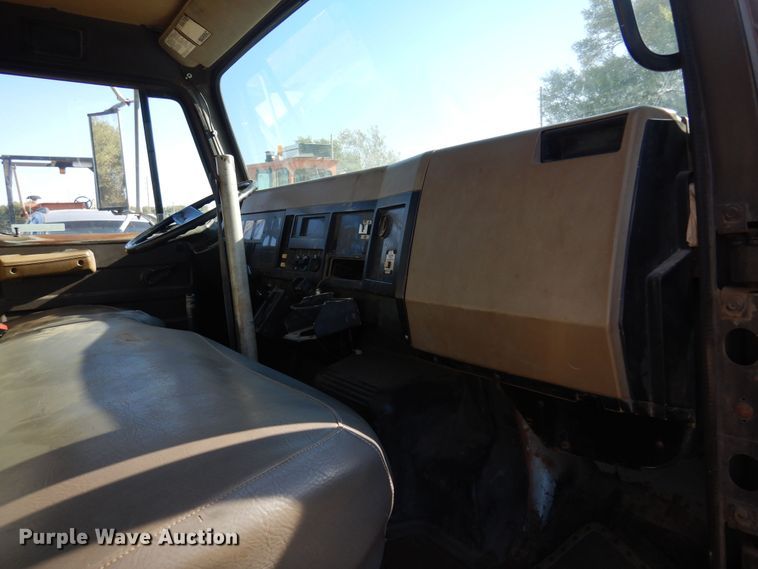 image for item KO9962 1991 International 4700  dump truck