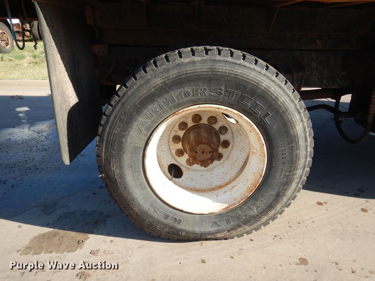 image for item KO9962 1991 International 4700  dump truck