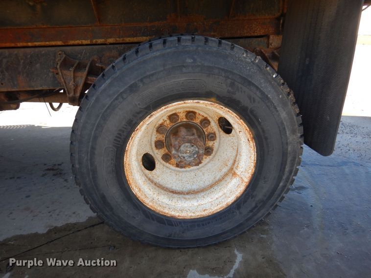 image for item KO9962 1991 International 4700  dump truck