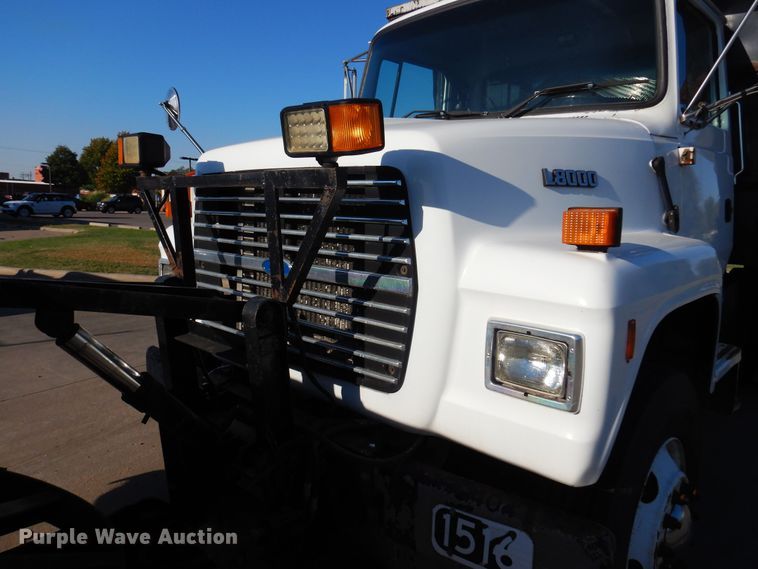 image for item KO9964 1995 Ford L8000  dump truck