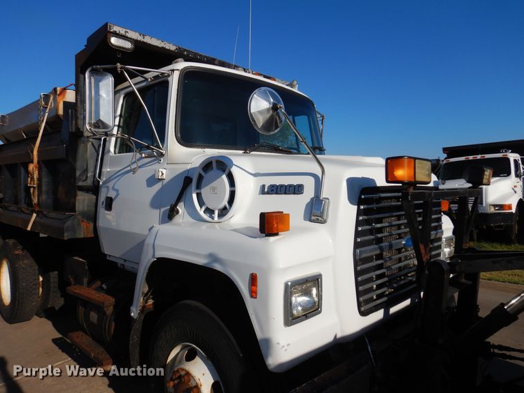 image for item KO9964 1995 Ford L8000  dump truck