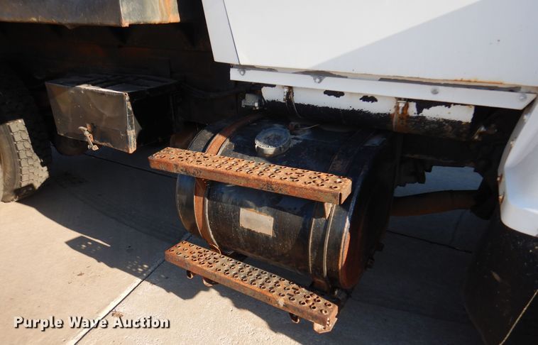 image for item KO9964 1995 Ford L8000  dump truck