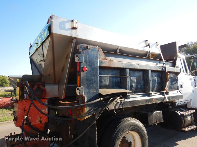 image for item KO9964 1995 Ford L8000  dump truck