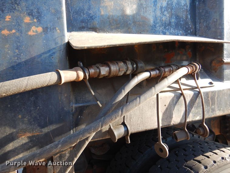 image for item KO9964 1995 Ford L8000  dump truck