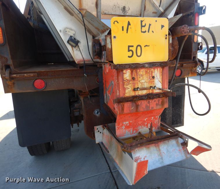 image for item KO9964 1995 Ford L8000  dump truck