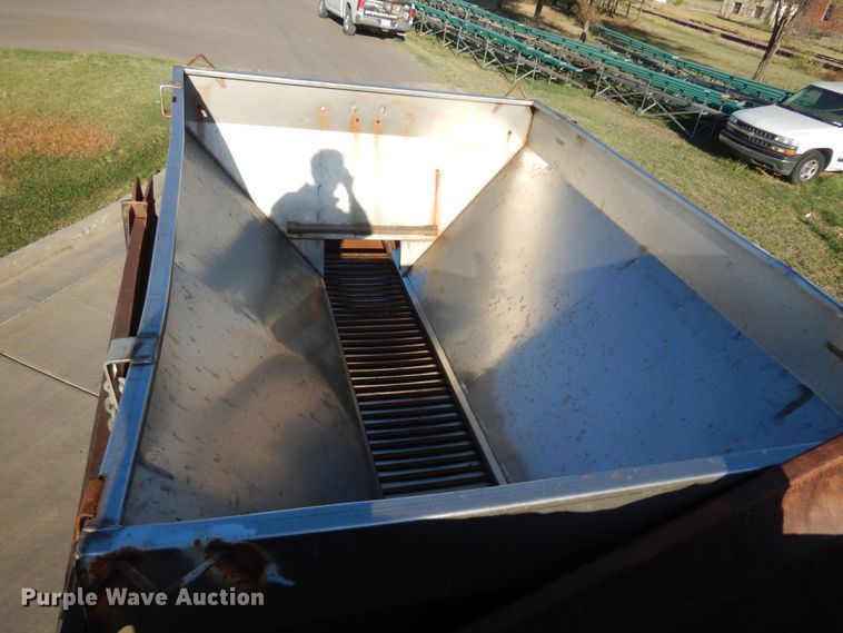 image for item KO9964 1995 Ford L8000  dump truck