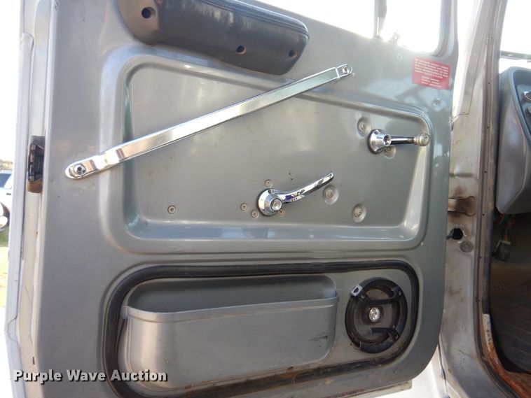 image for item KO9964 1995 Ford L8000  dump truck