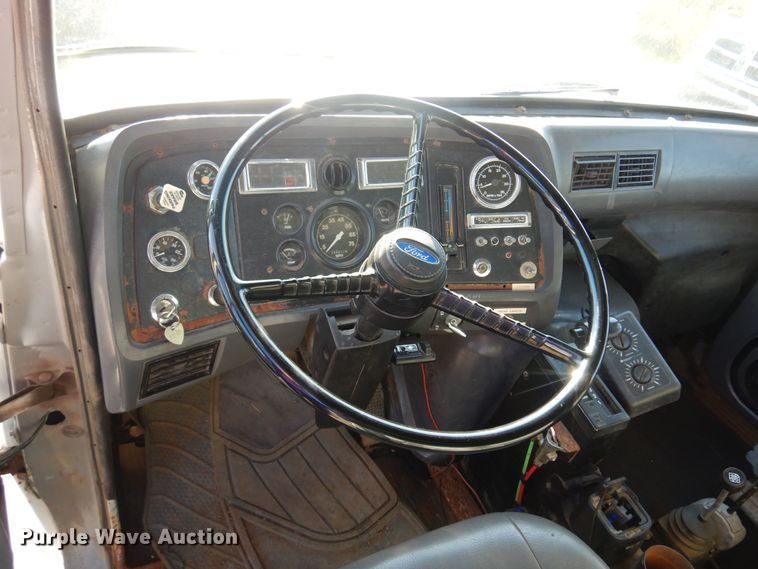 image for item KO9964 1995 Ford L8000  dump truck