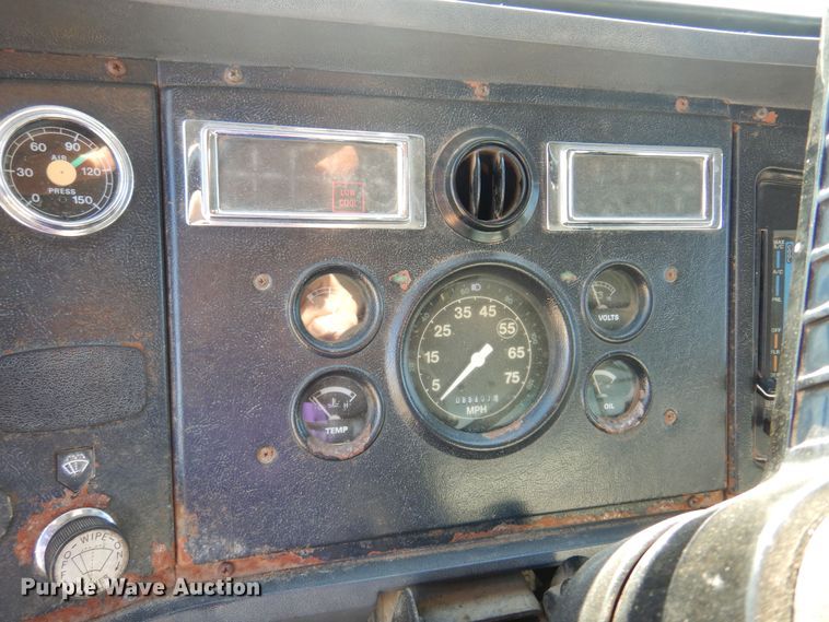 image for item KO9964 1995 Ford L8000  dump truck