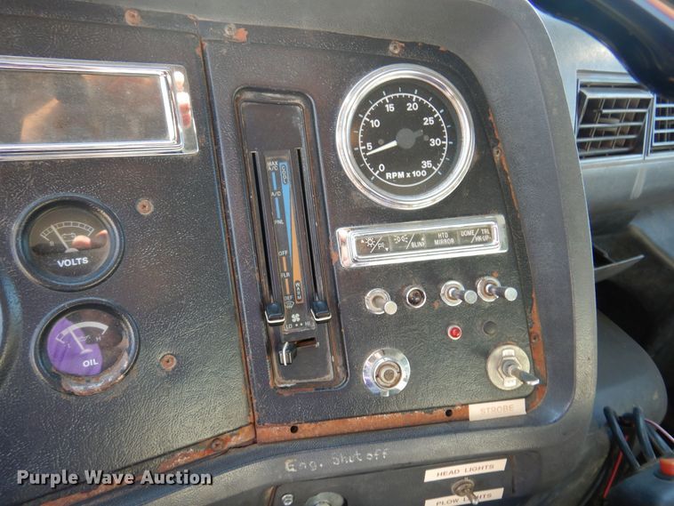 image for item KO9964 1995 Ford L8000  dump truck