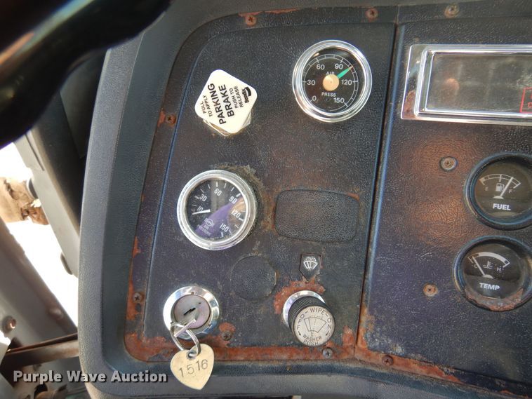 image for item KO9964 1995 Ford L8000  dump truck