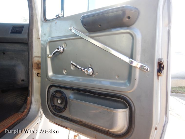 image for item KO9964 1995 Ford L8000  dump truck