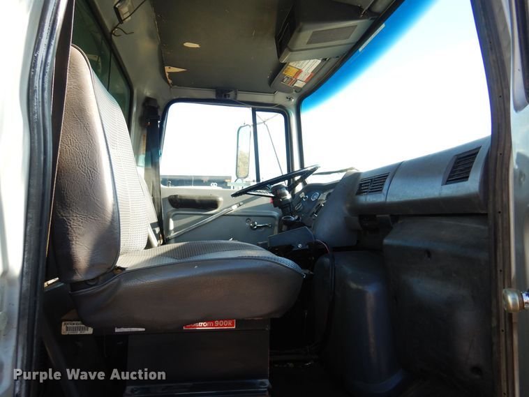 image for item KO9964 1995 Ford L8000  dump truck