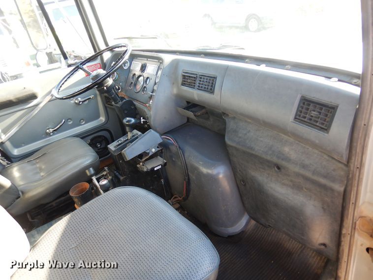 image for item KO9964 1995 Ford L8000  dump truck