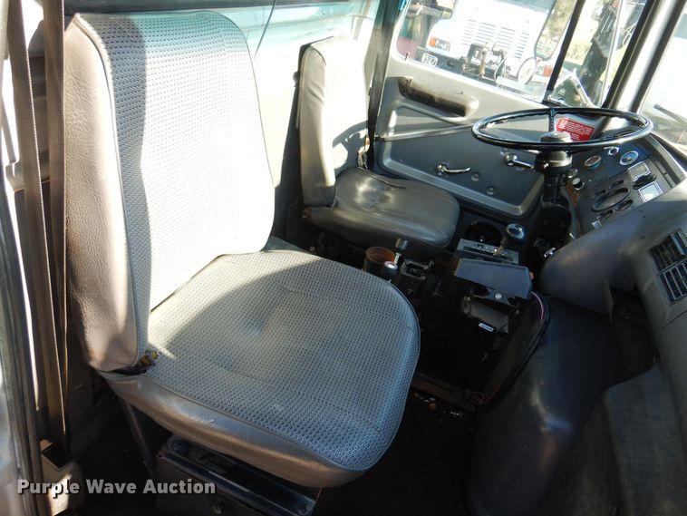 image for item KO9964 1995 Ford L8000  dump truck