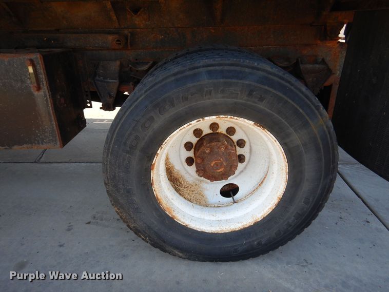 image for item KO9964 1995 Ford L8000  dump truck