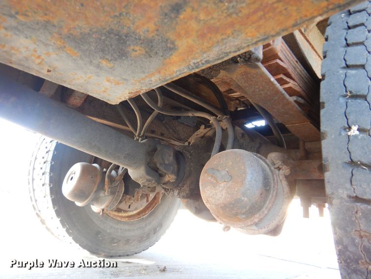 image for item KO9964 1995 Ford L8000  dump truck